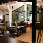 酒店 Black Summit Boutique 萨姆瑙恩