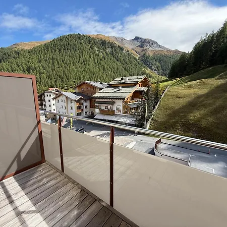 Black Summit Boutique מלון