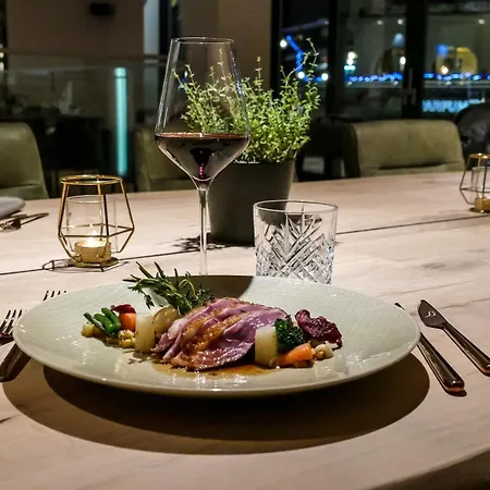 מלון Black Summit Boutique *