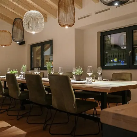 Black Summit Boutique 4*