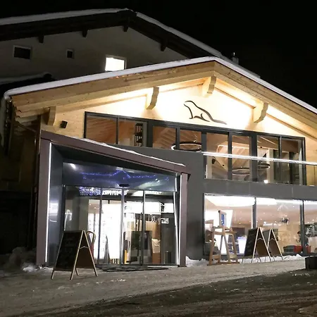 Black Summit Boutique מלון