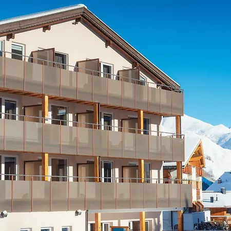 Ξενοδοχείο Black Summit Boutique 4*