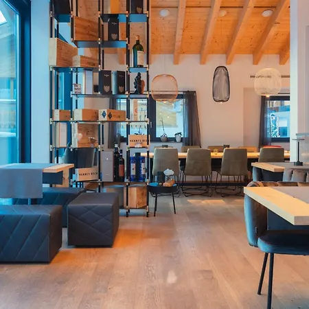 Black Summit Boutique Szálloda