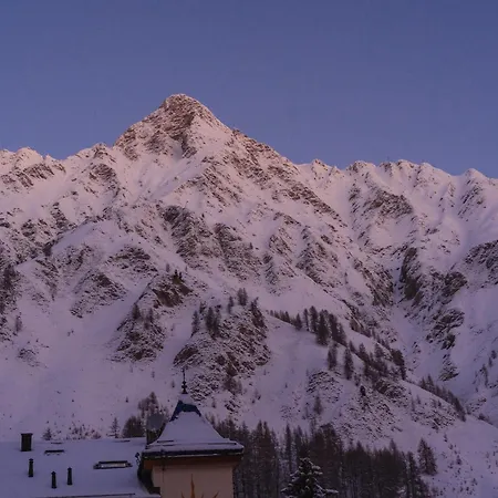 Black Summit Boutique *