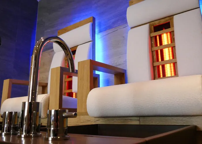 Black Summit Boutique Hotel