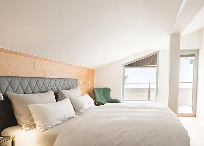 Black Summit Boutique