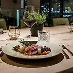 فندق Black Summit Boutique 4*