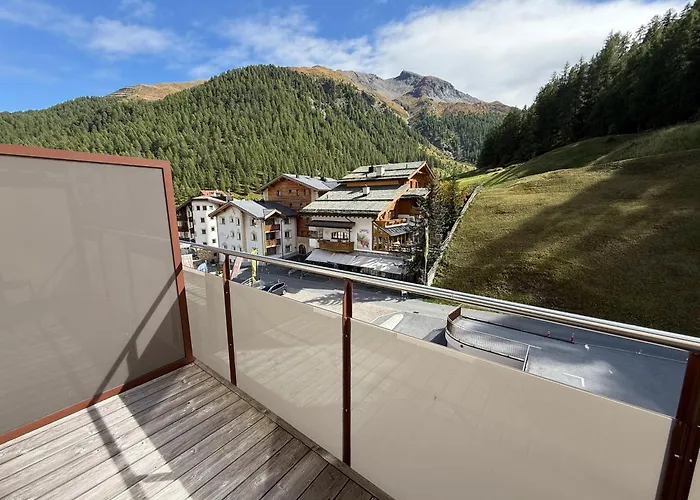 Black Summit Boutique Hotel