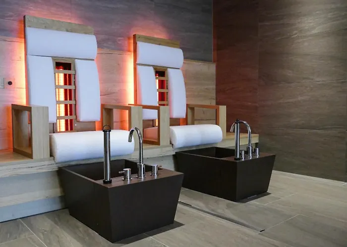 Black Summit Boutique Hotel