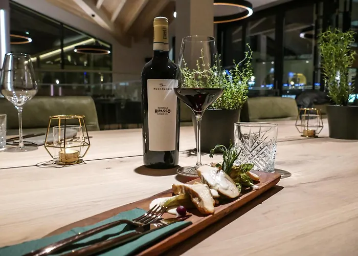 Отель Black Summit Boutique 4*