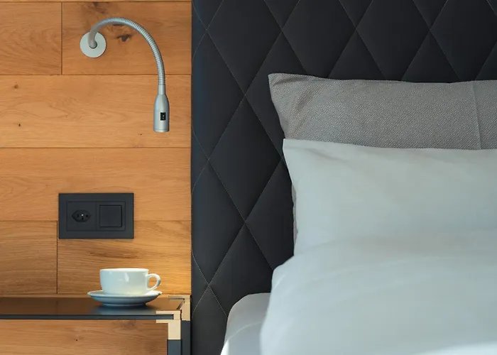 Отель Black Summit Boutique 4*