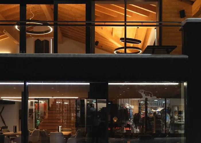 Black Summit Boutique