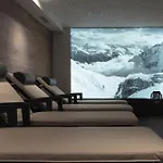 Black Summit Boutique Hotel